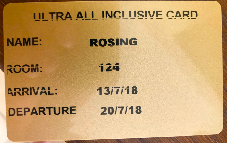 Korttidskupong för ett all-inclusive erbjudande med detaljer om vistelse.